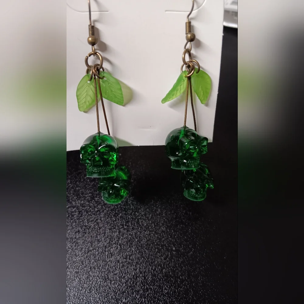 Skull Earrings (New) - Picture 6 of 6